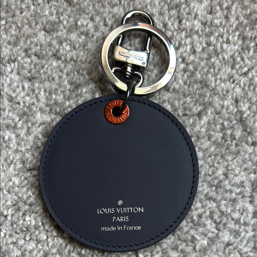 Louis Vuitton Illustre Bag Charm and Key Holder - Picture 3 of 11
